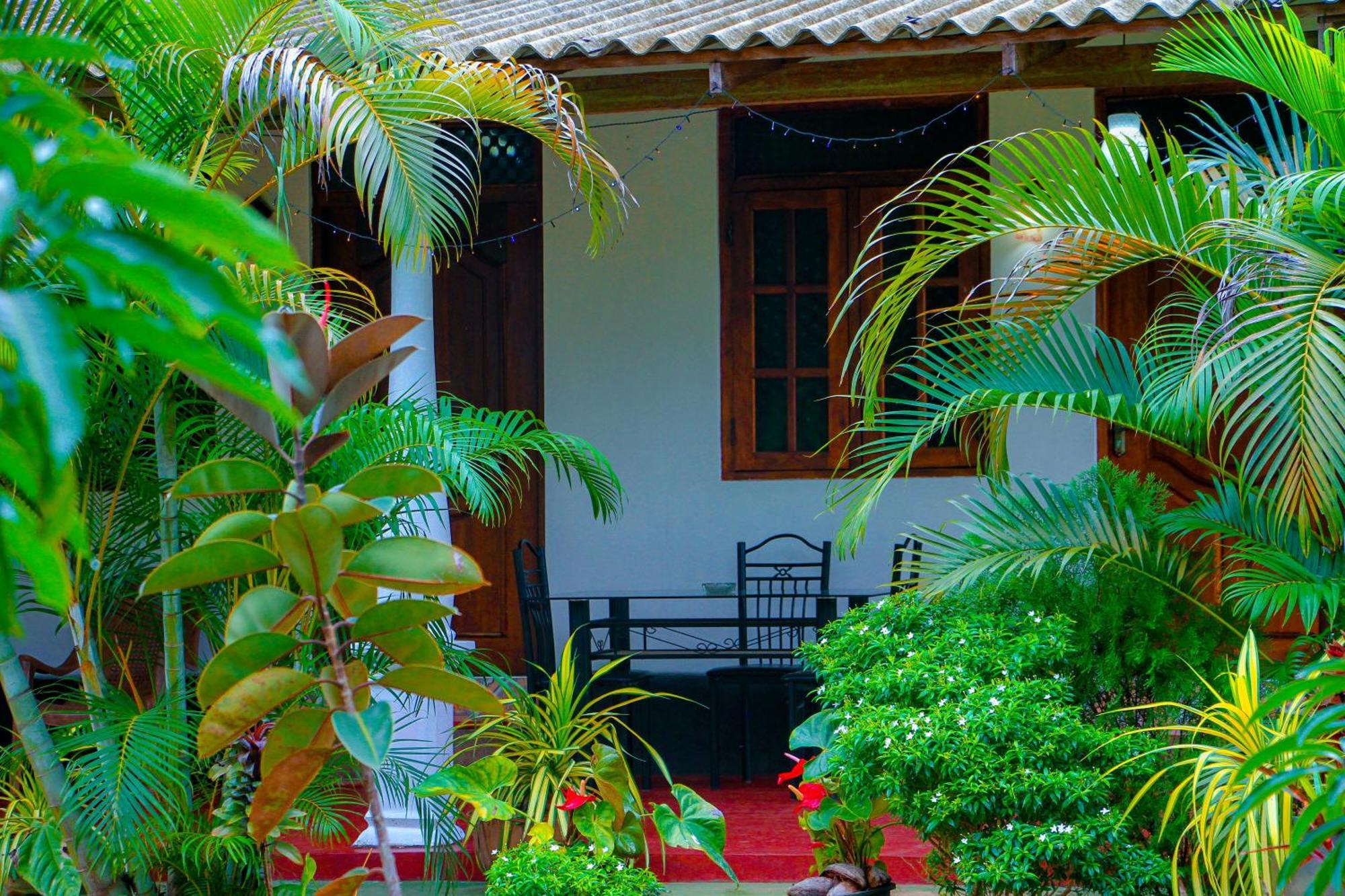 Chanaka Holiday Inn Sigiriya Esterno foto
