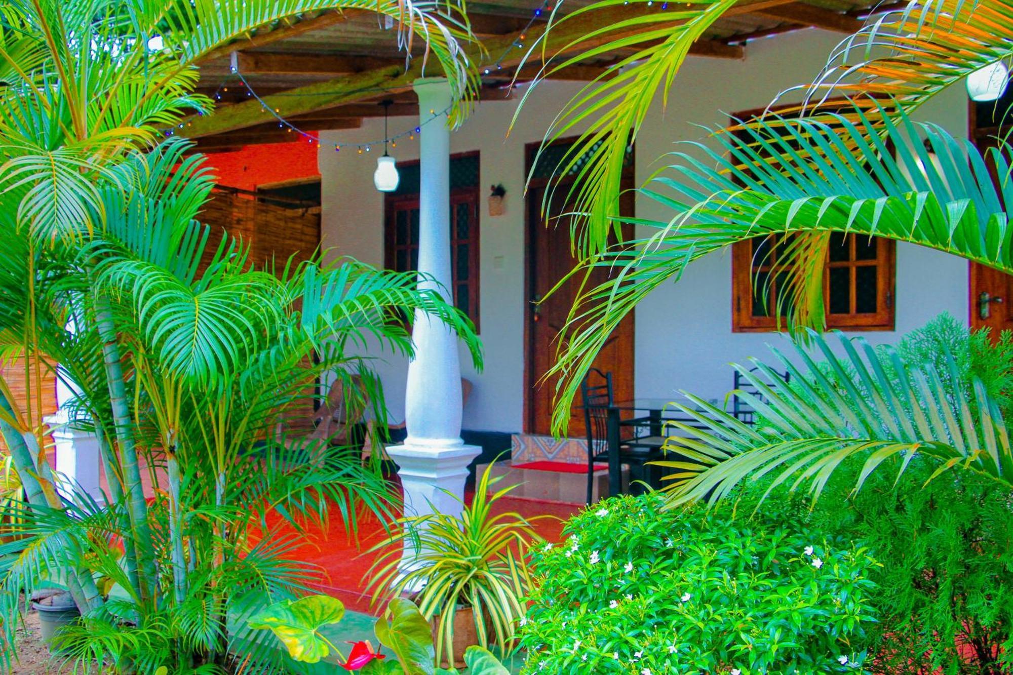 Chanaka Holiday Inn Sigiriya Esterno foto
