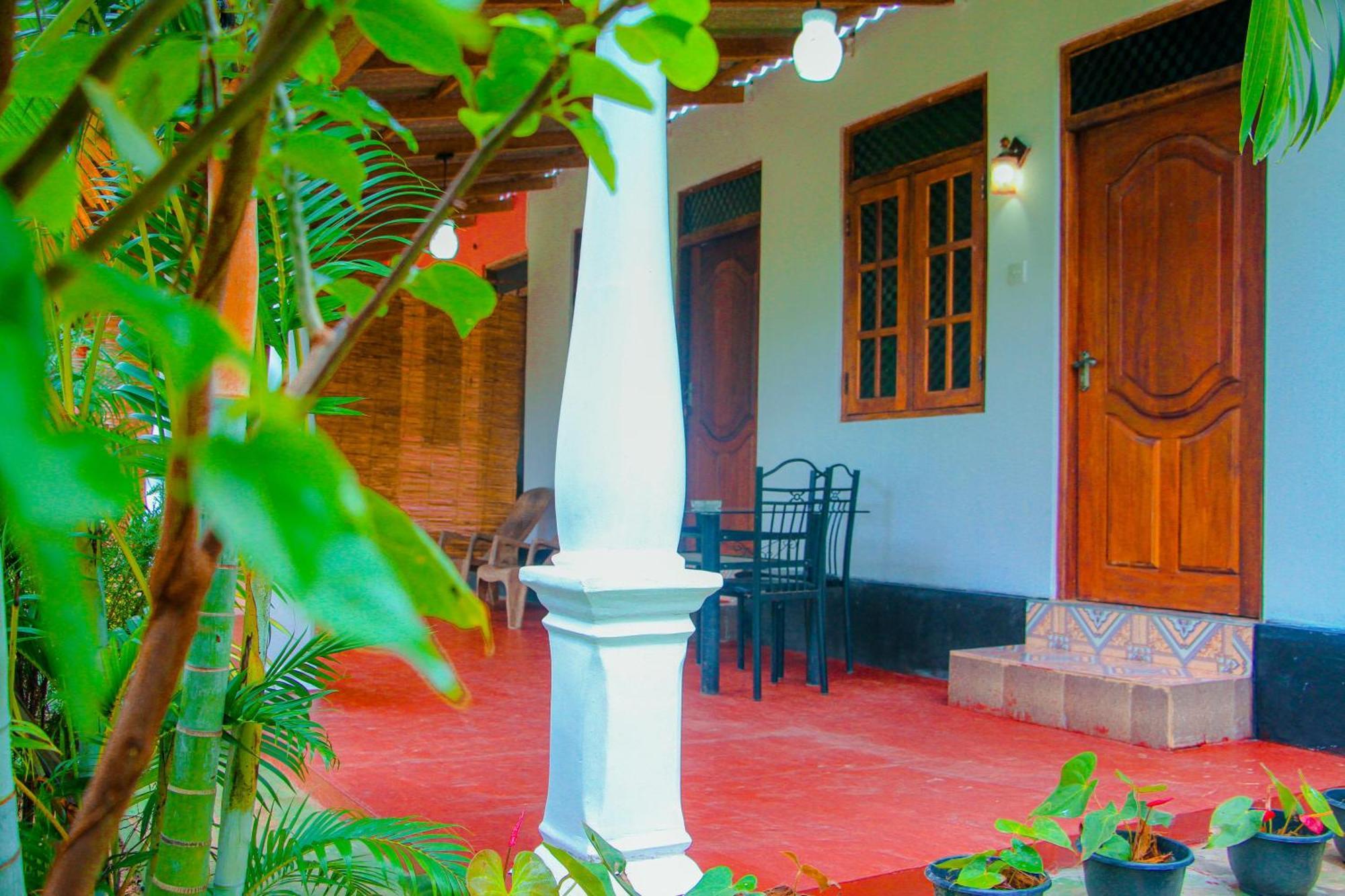Chanaka Holiday Inn Sigiriya Esterno foto