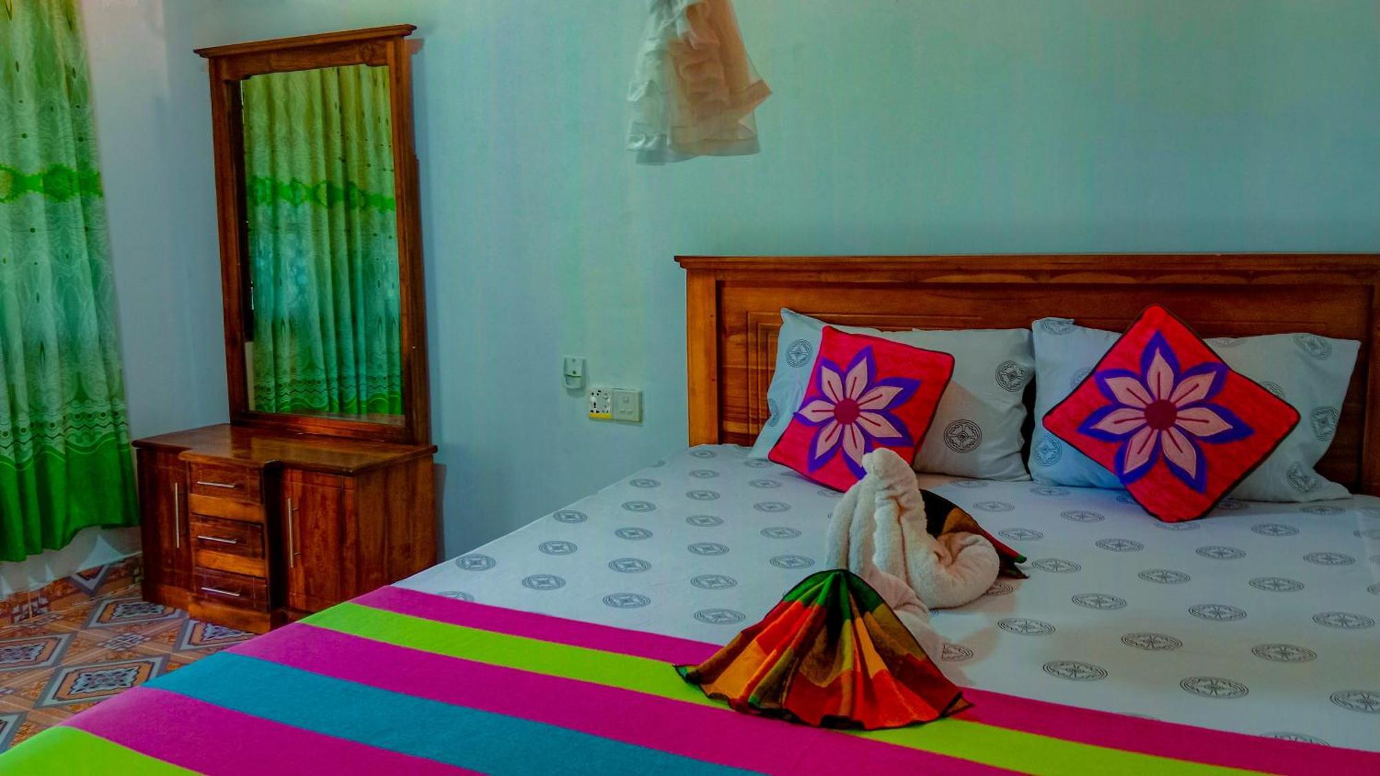 Chanaka Holiday Inn Sigiriya Esterno foto
