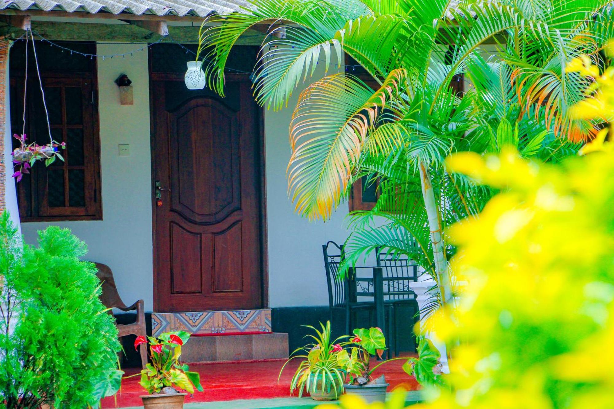 Chanaka Holiday Inn Sigiriya Esterno foto