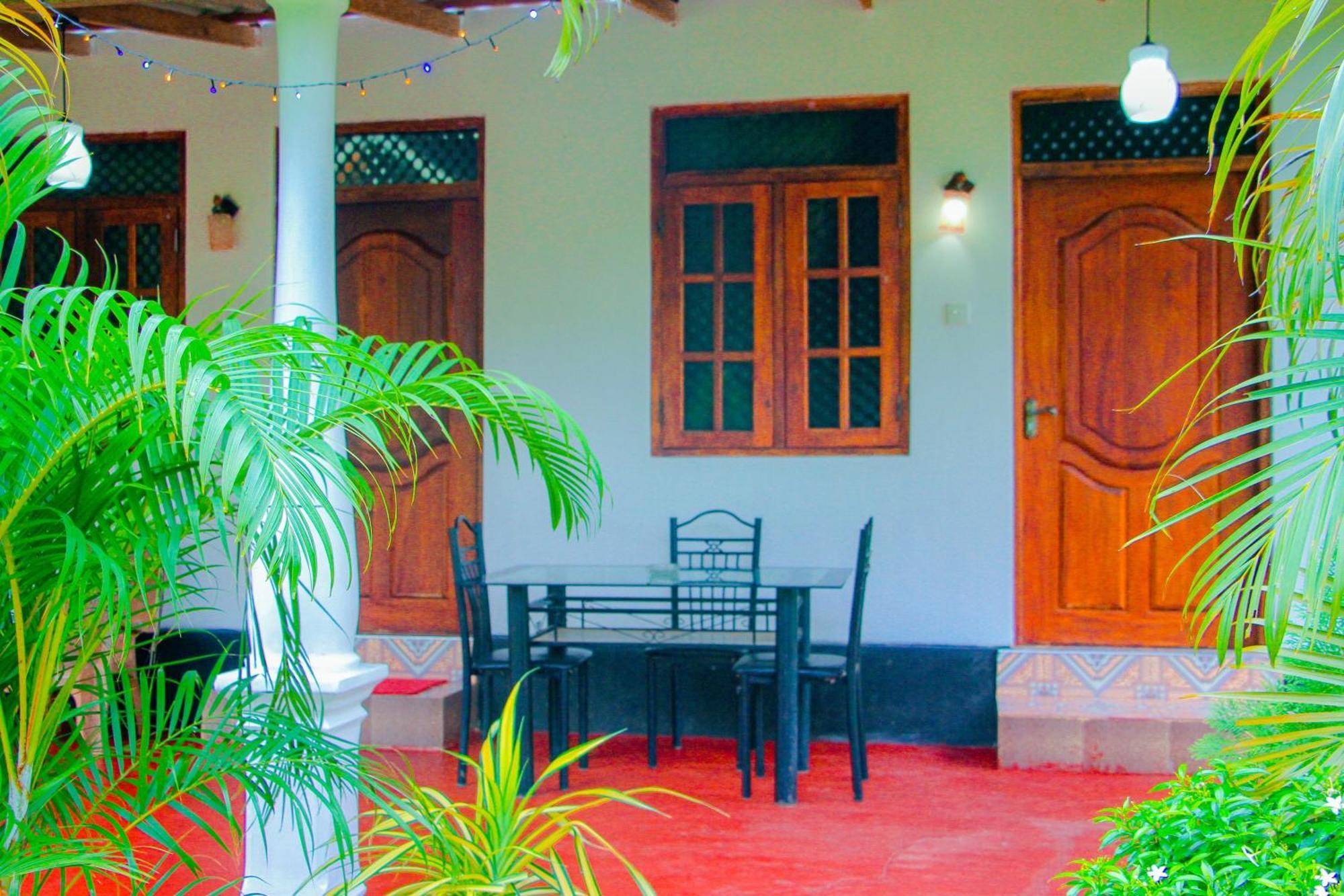 Chanaka Holiday Inn Sigiriya Esterno foto