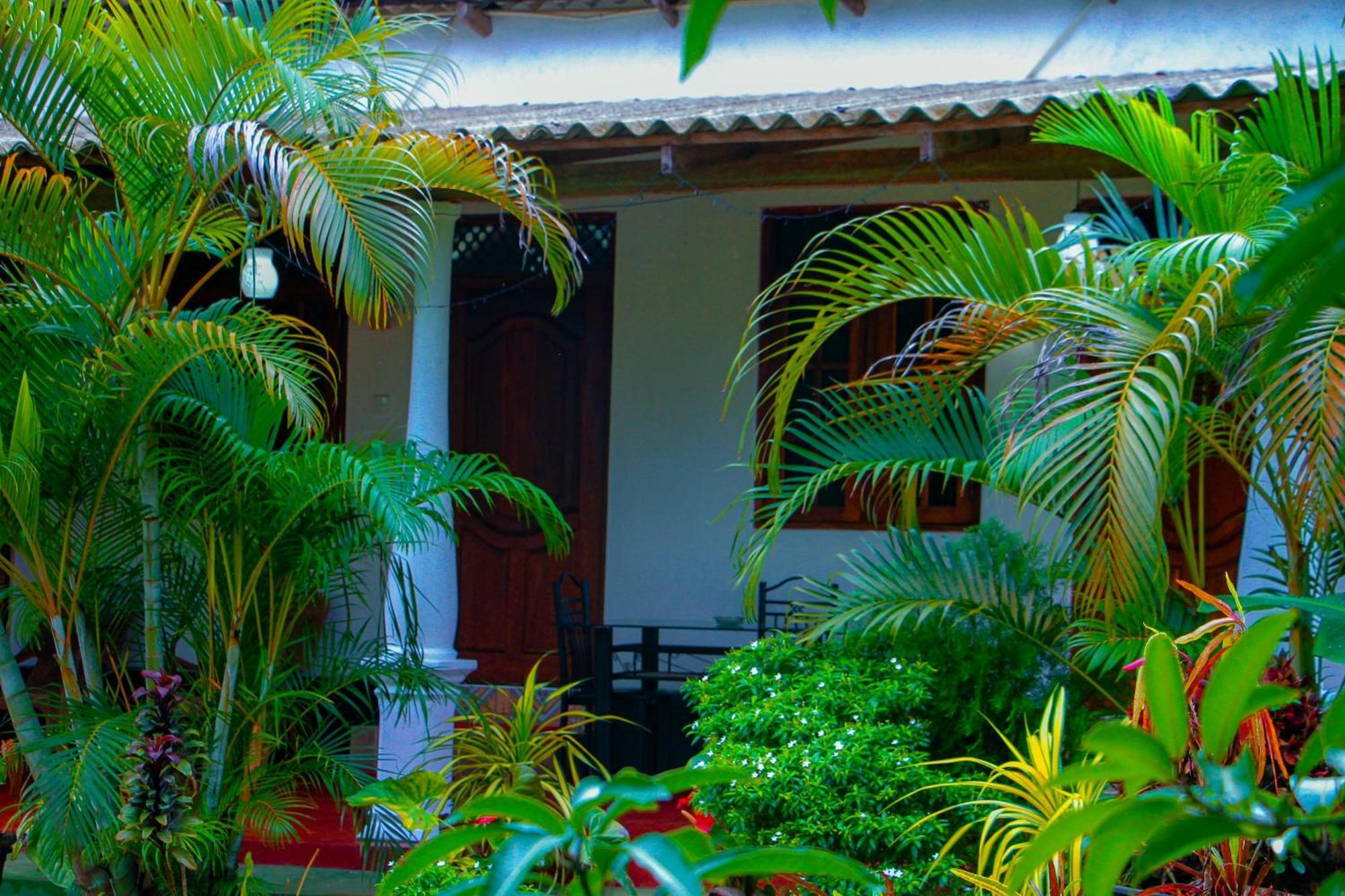 Chanaka Holiday Inn Sigiriya Esterno foto