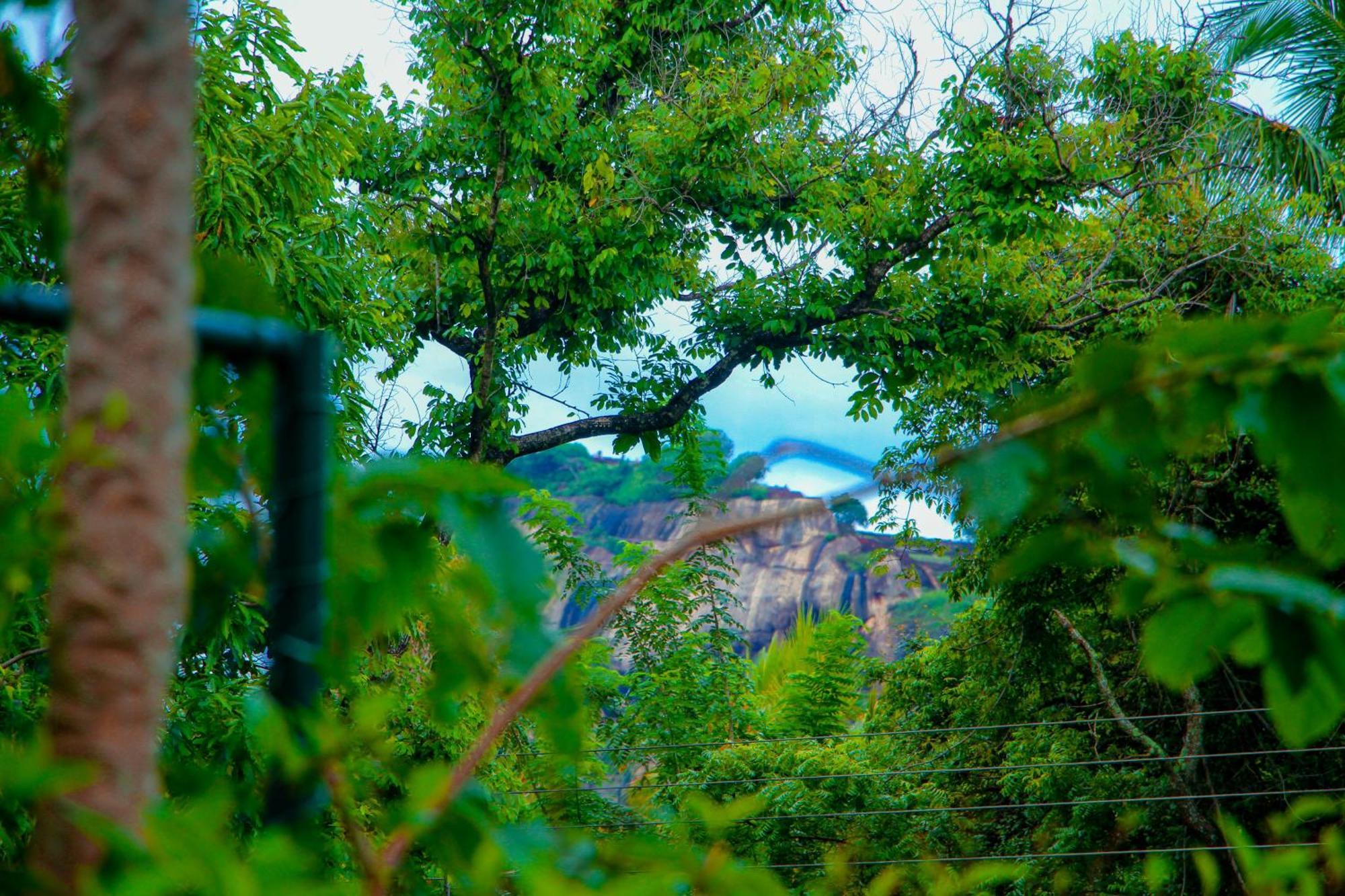 Chanaka Holiday Inn Sigiriya Esterno foto