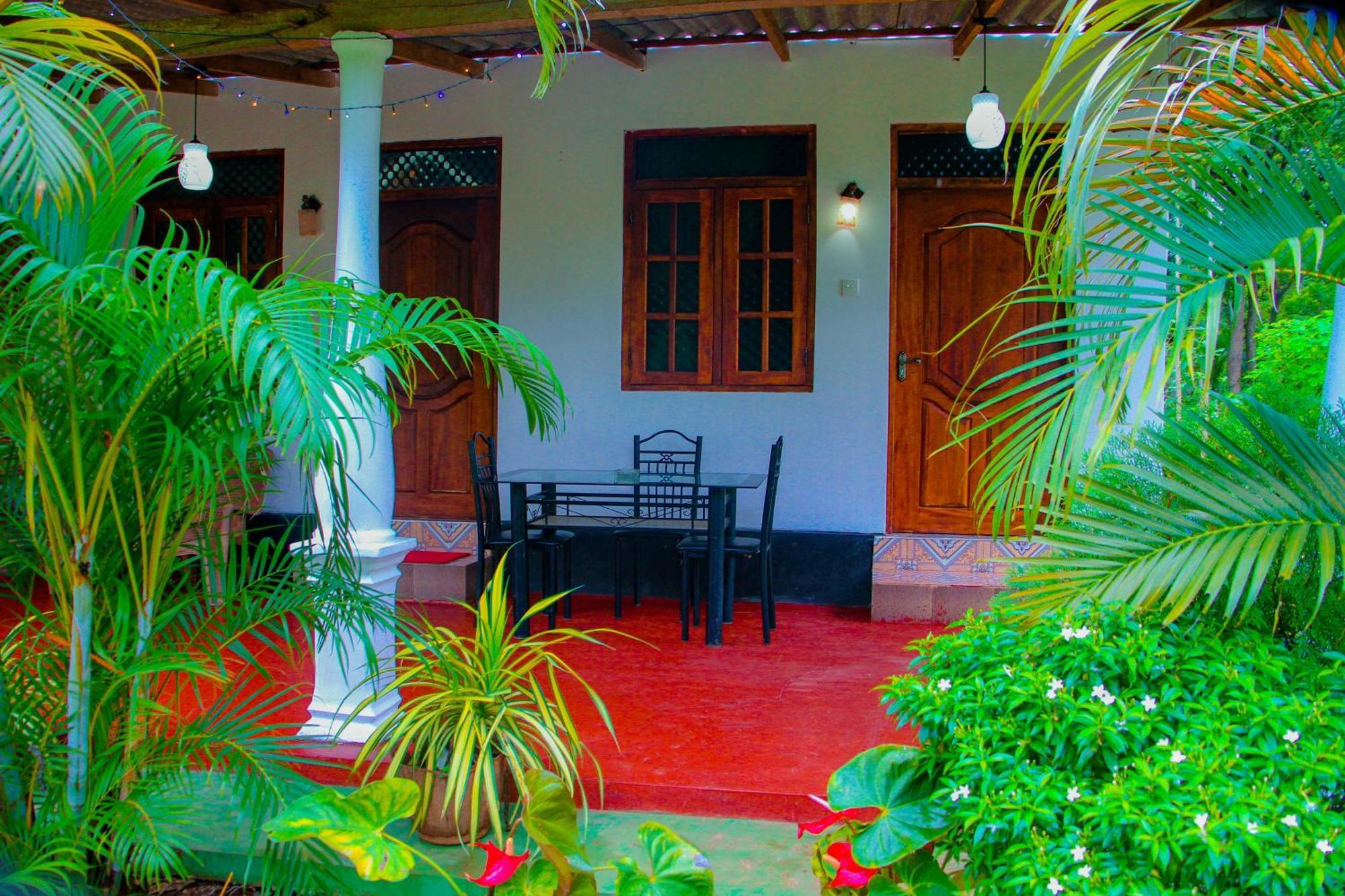 Chanaka Holiday Inn Sigiriya Esterno foto